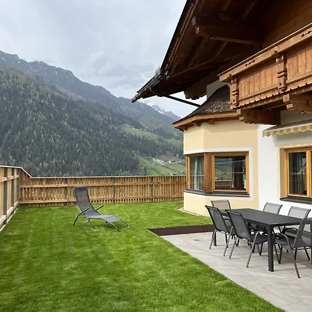 In Stubai Valley With Mountain View Apartment
